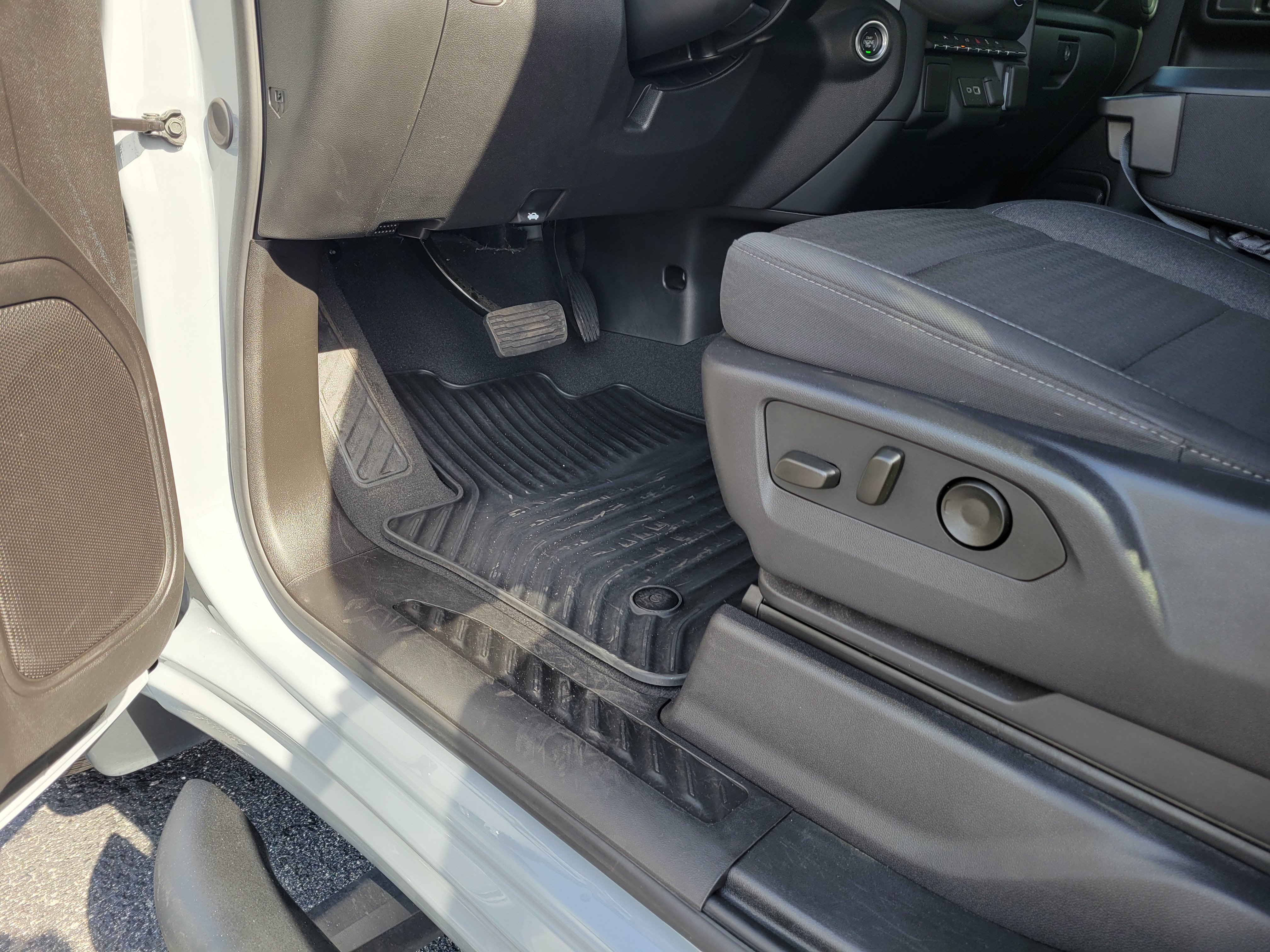 Certified 2024 Chevrolet Silverado 1500 Custom w/ Turbomax Blackout Package RWD image 26