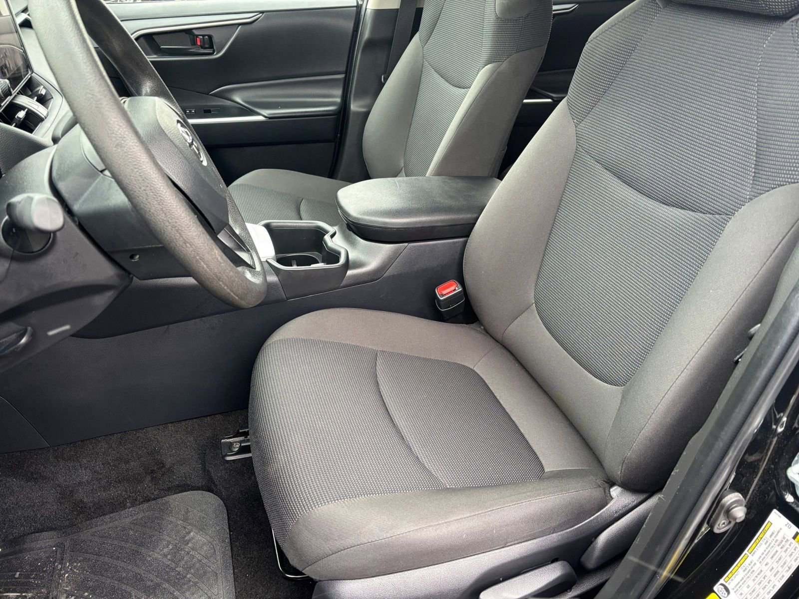 Used 2025 Toyota RAV4 LE image 32