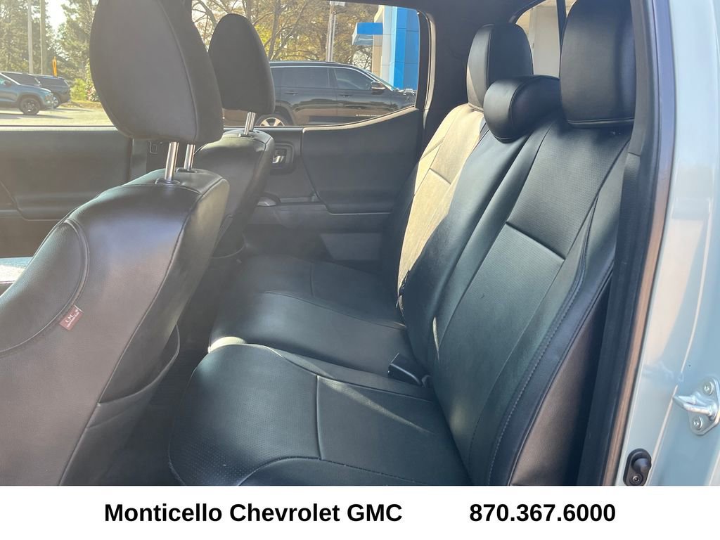 Used 2022 Toyota Tacoma TRD Off-Road image 23