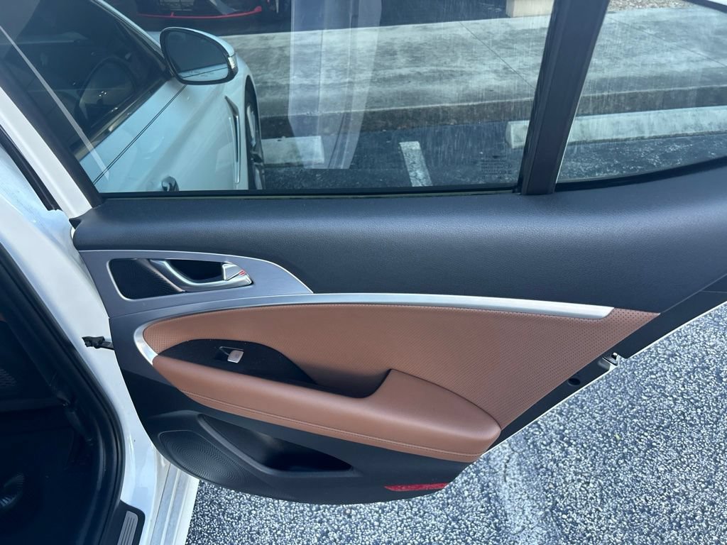 Used 2021 Genesis G70 2.0T w/ Elite Package RWD image 3