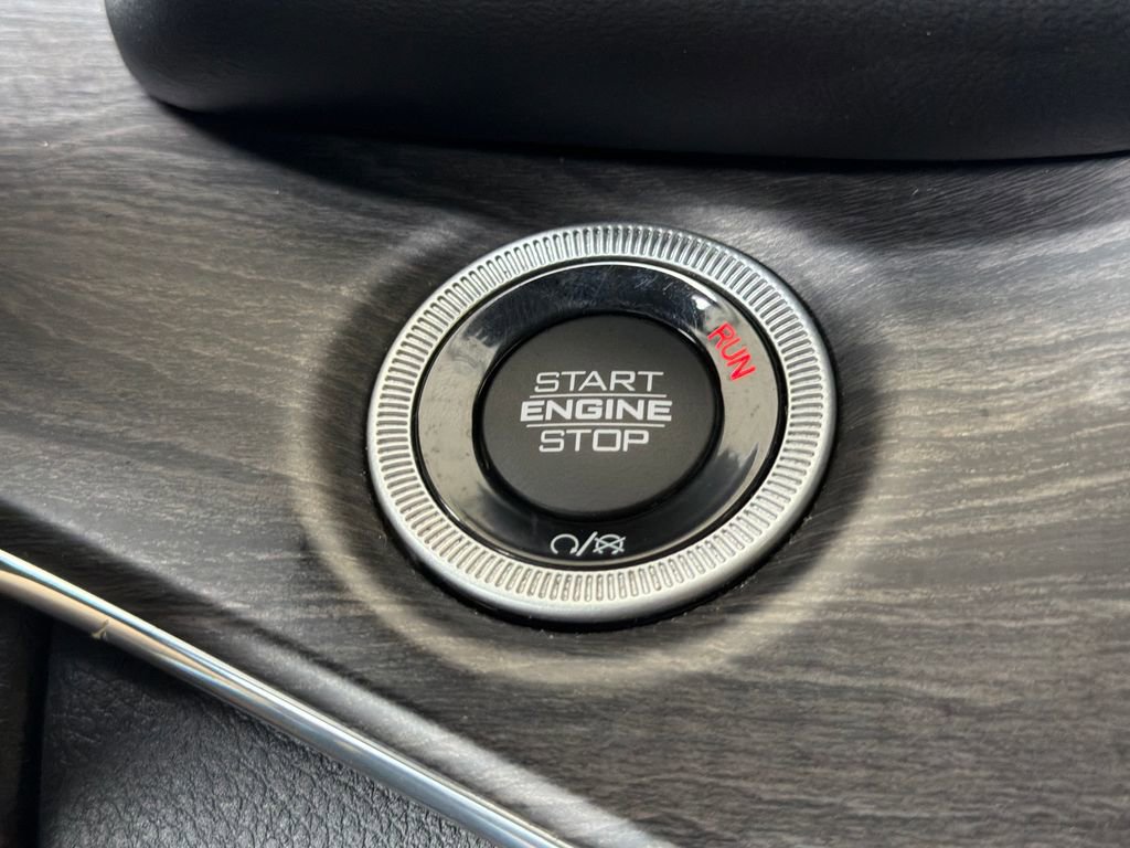 Used 2023 Jeep Grand Cherokee Overland w/ Luxury Tech Group IV image 6