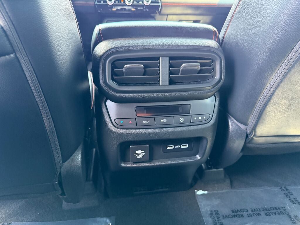 Used 2023 Honda Pilot TrailSport image 21