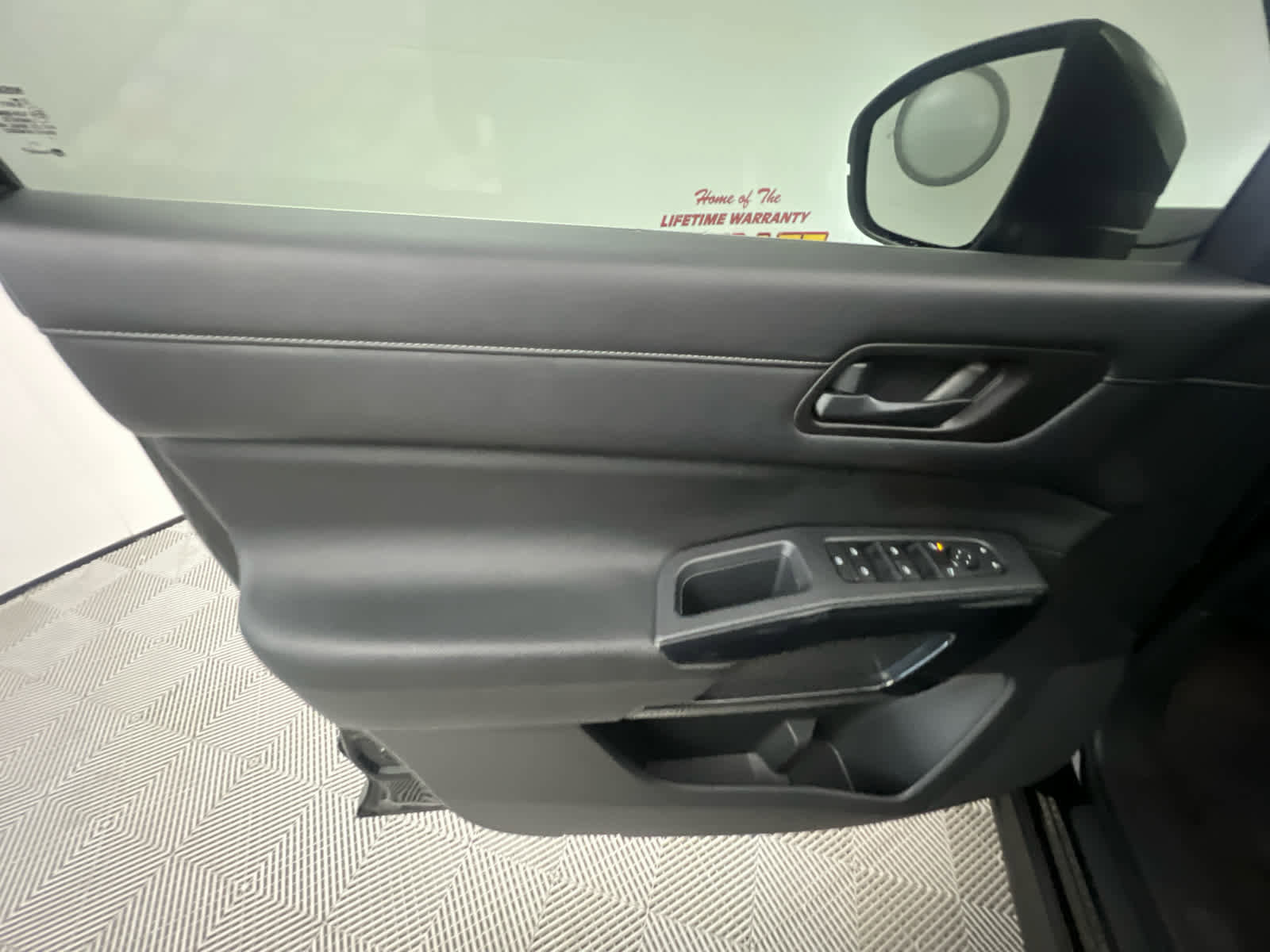 Used 2023 Nissan Pathfinder SV FWD image 19