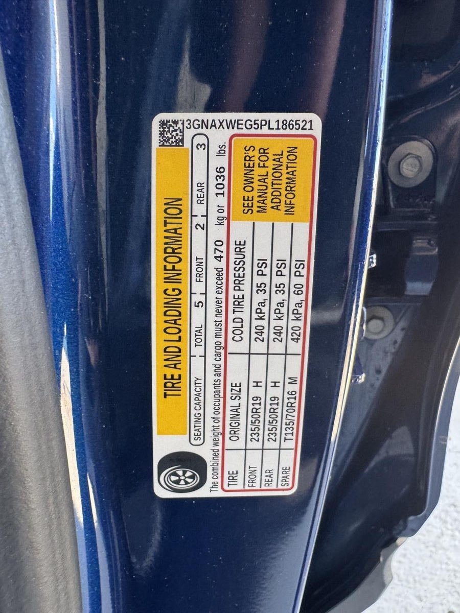 Used 2023 Chevrolet Equinox RS AWD/4WD image 24