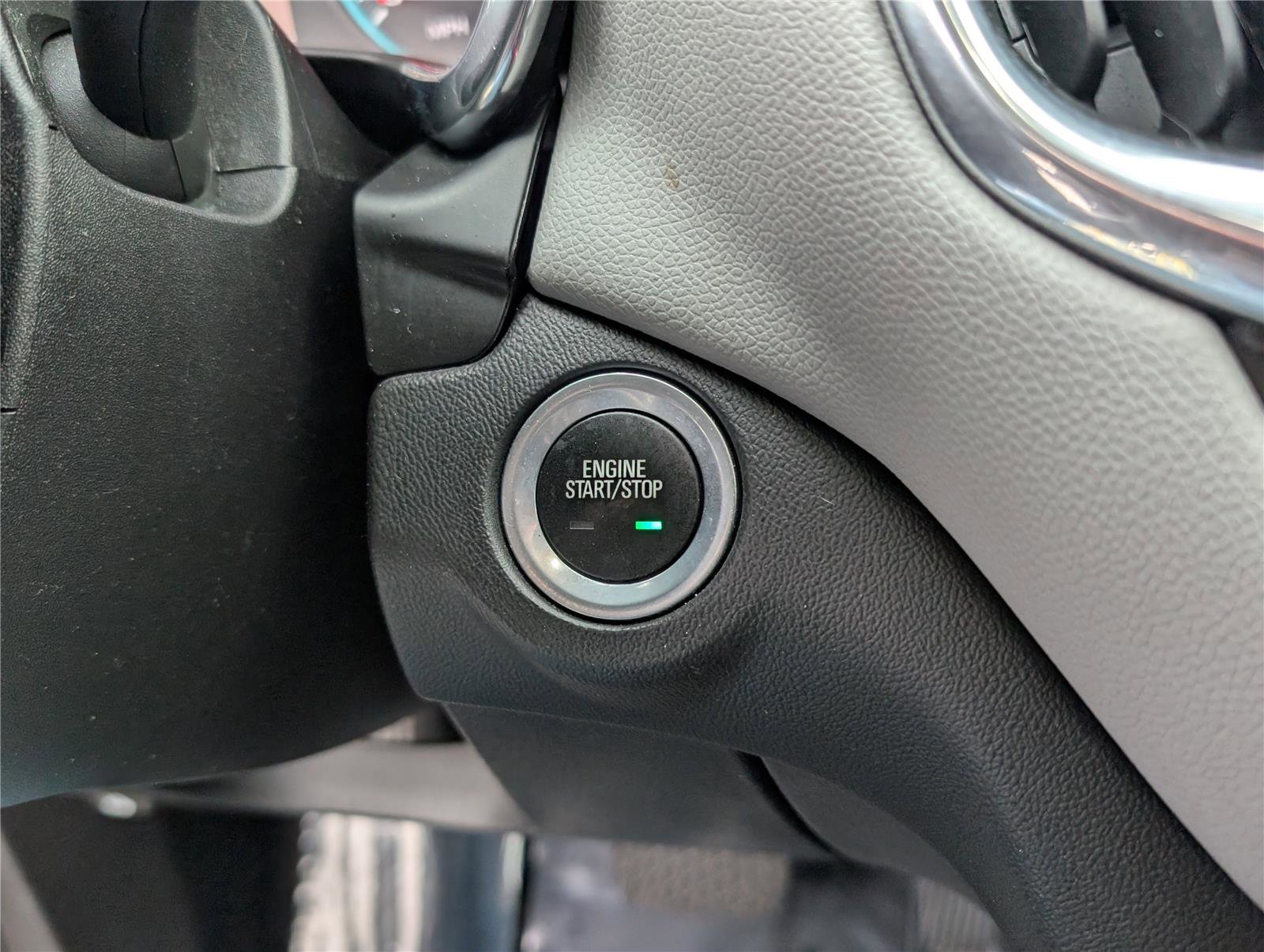 Used 2018 Chevrolet Equinox LS image 21