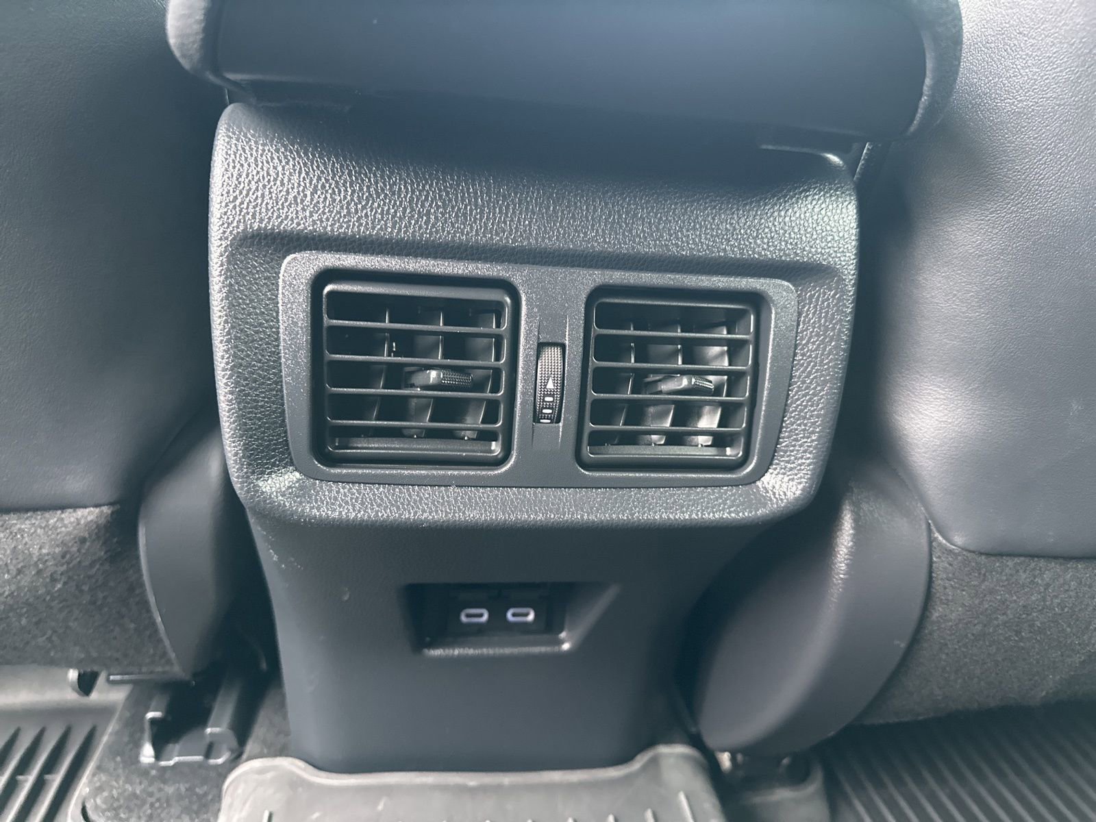 Used 2023 Toyota Venza XLE AWD/4WD image 23