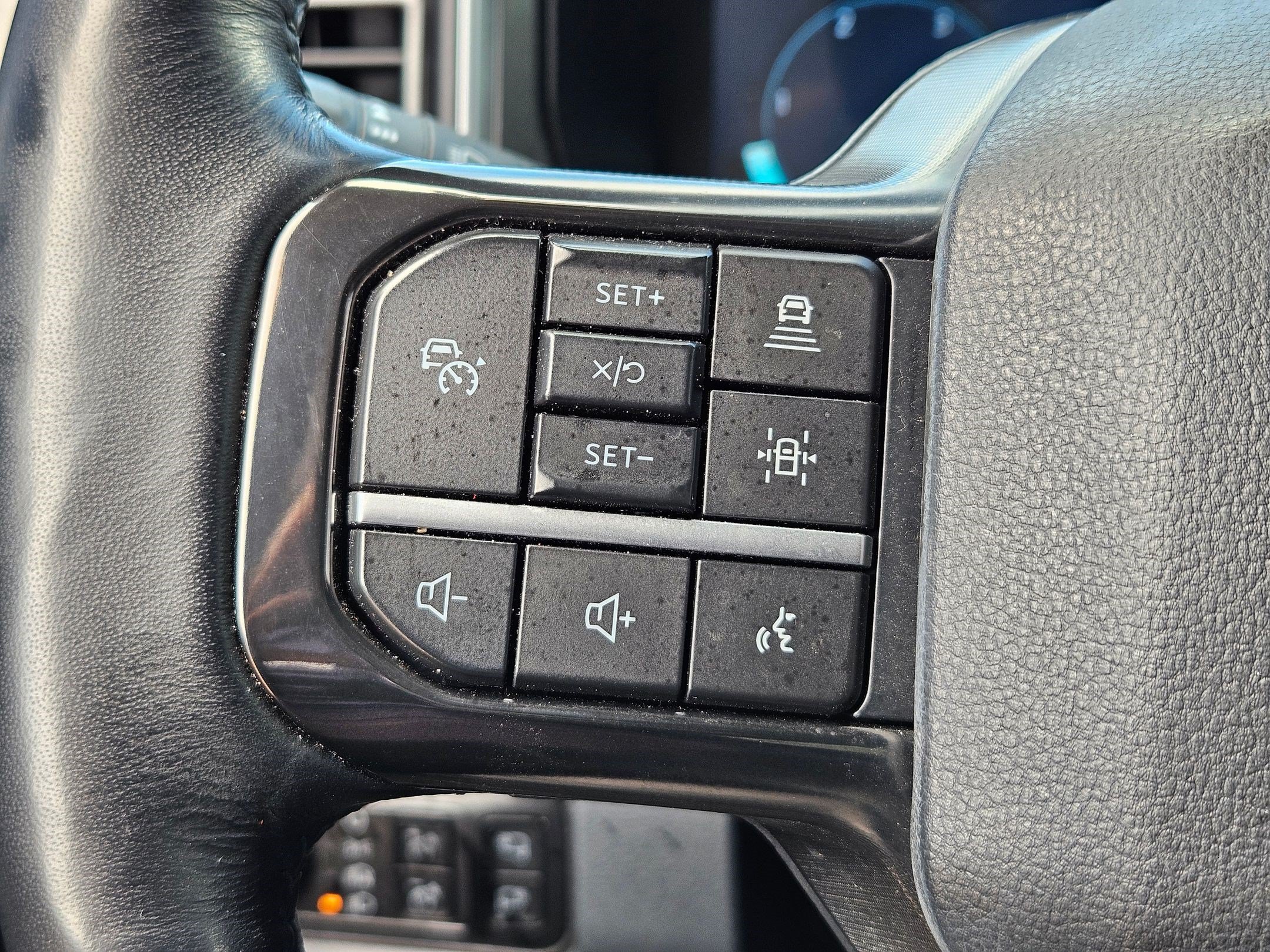 Used 2025 Ford F350 Platinum AWD/4WD image 17