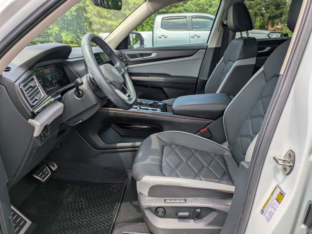 Used 2024 Volkswagen Atlas Peak Edition SEL AWD/4WD image 22