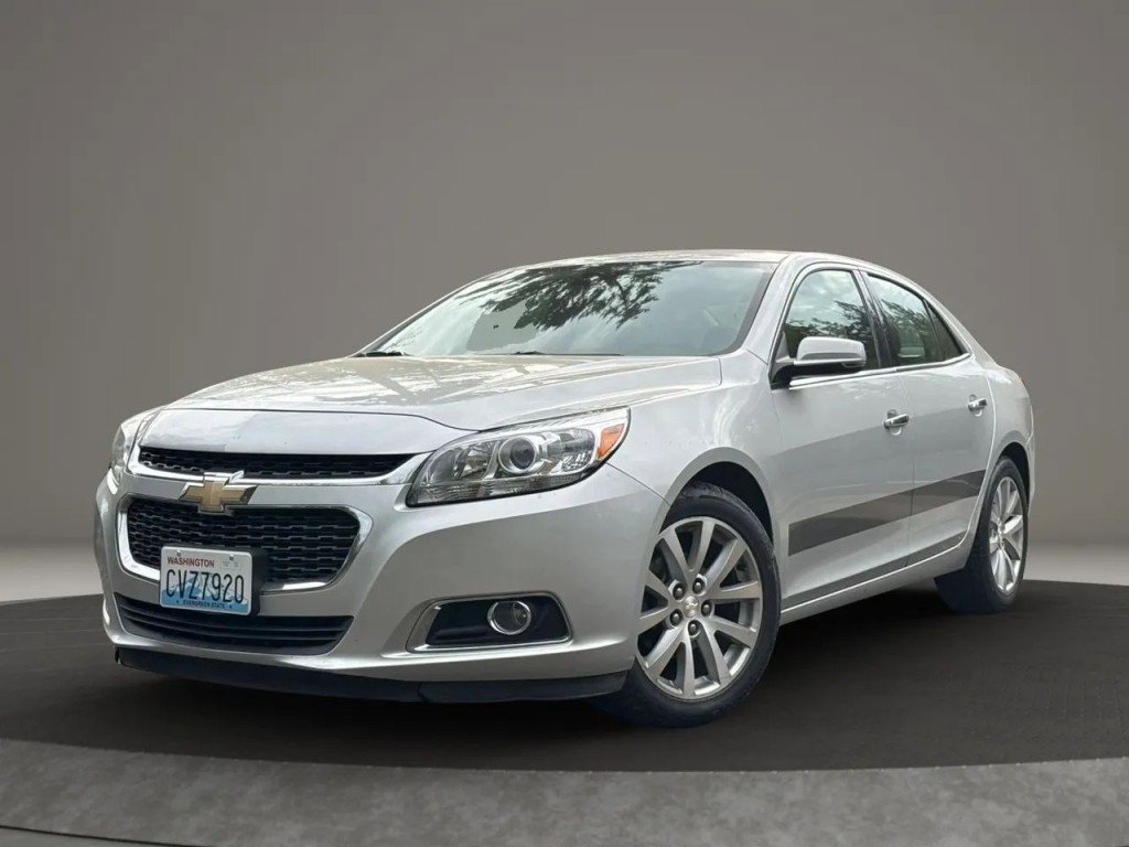 Used 2016 Chevrolet Malibu LTZ FWD image 2