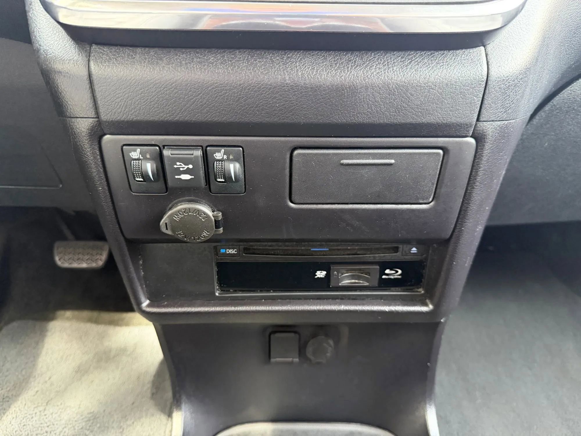 Used 2018 Toyota Sienna Limited Premium image 31