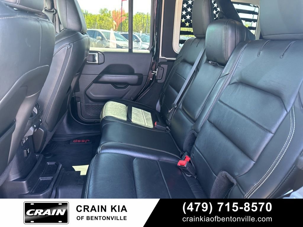 Used 2018 Jeep Wrangler Unlimited Sahara AWD/4WD image 38