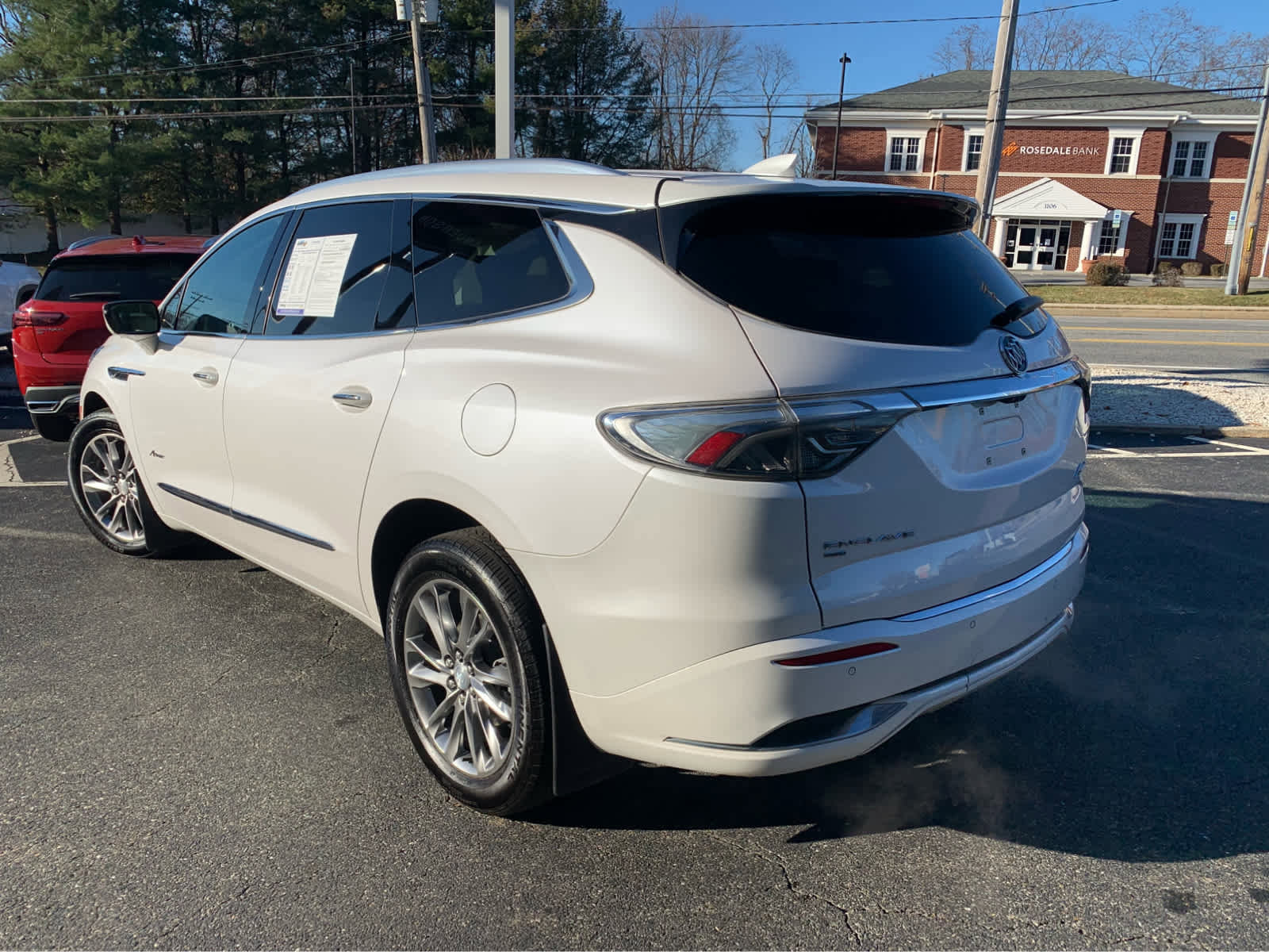 Used 2022 Buick Enclave Avenir w/ Avenir Technology Package image 4