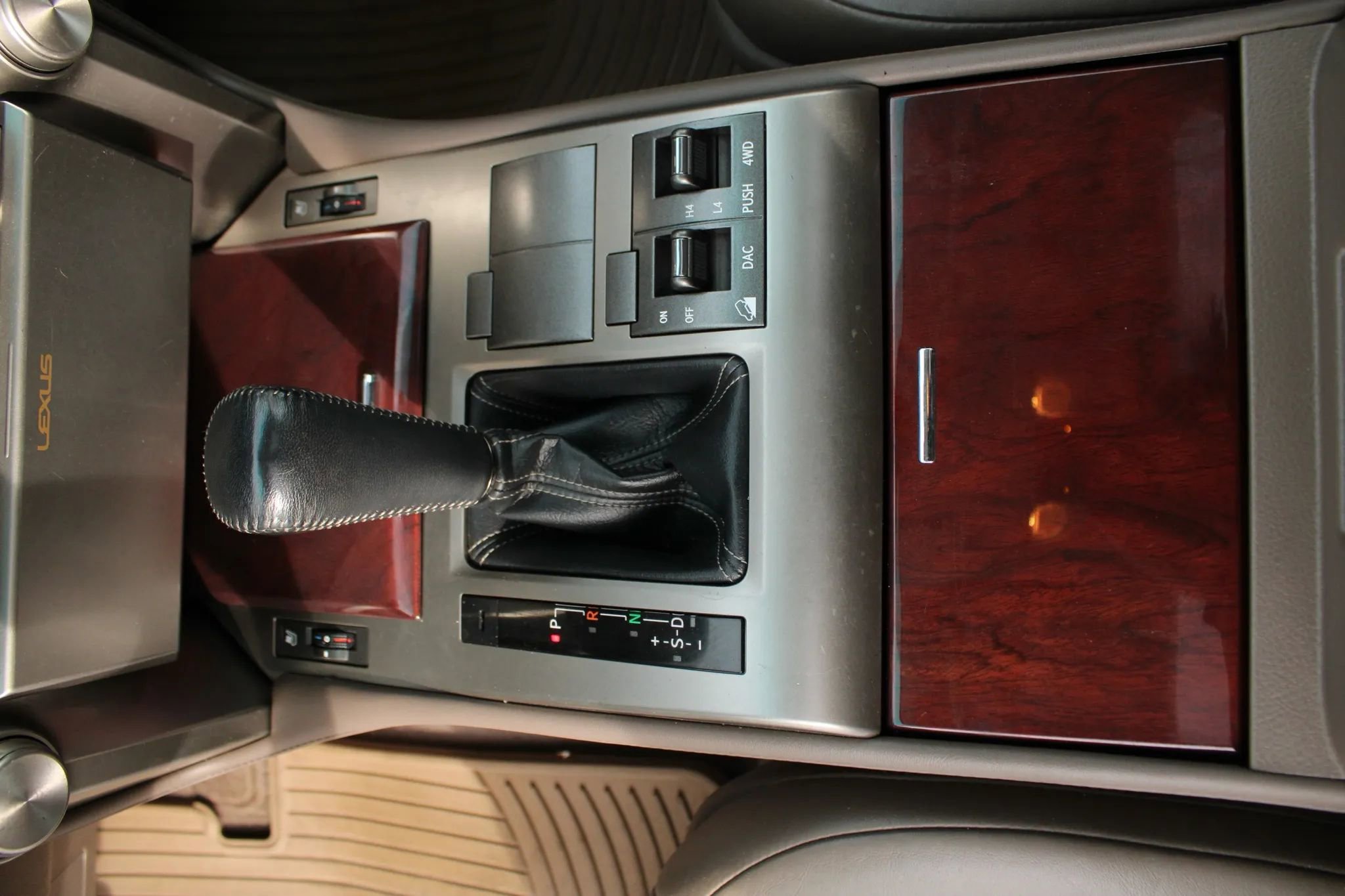 Used 2011 Lexus GX 460 image 27