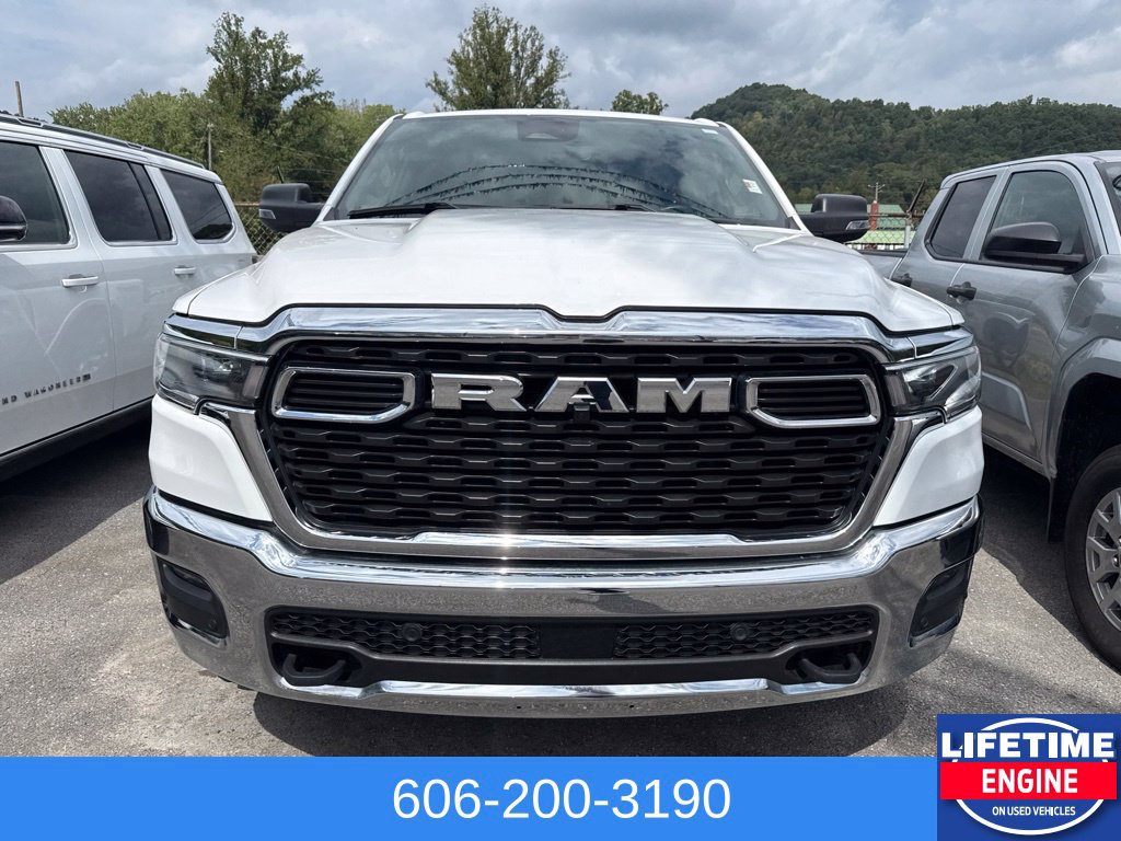 Used 2025 RAM 1500 Big Horn AWD/4WD image 4