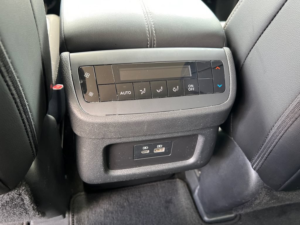 Used 2024 Nissan Pathfinder SL FWD image 20