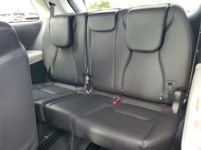 Used 2024 Kia Carnival LX image 20