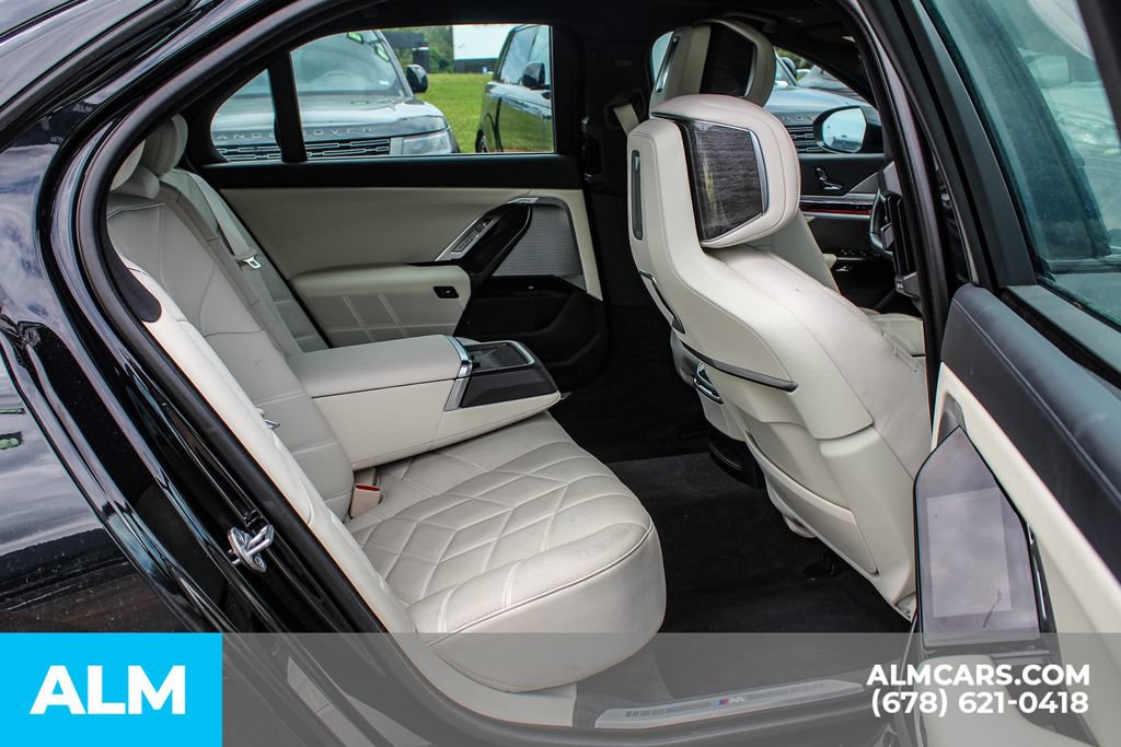 Used 2023 BMW 740i w/ Executive Package RWD image 16