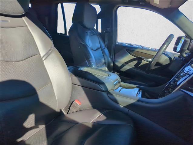 Used 2018 Cadillac Escalade Platinum image 24
