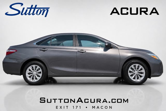 Used 2017 Toyota Camry LE FWD image 2