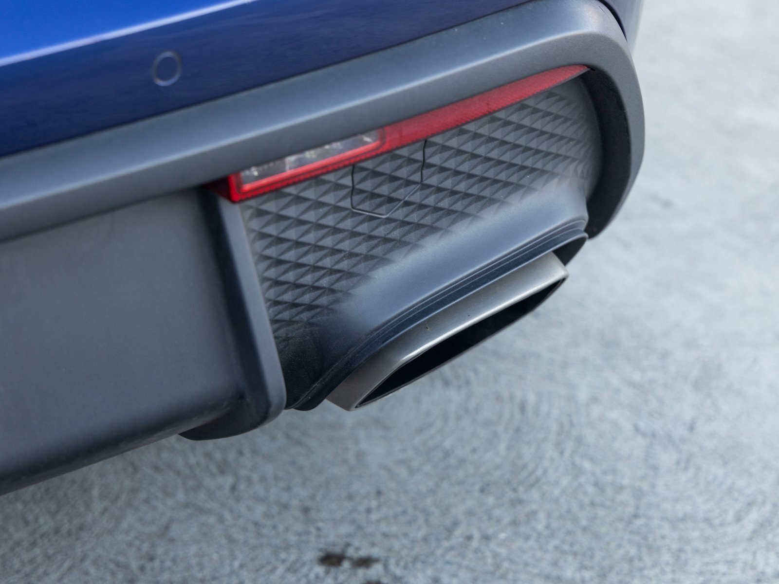 Certified 2024 Porsche Macan image 20