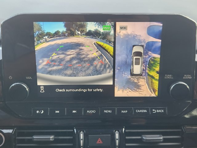 Used 2023 Nissan Pathfinder SL FWD image 18