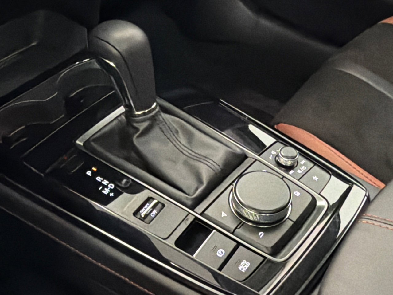 Certified 2025 MAZDA CX-30 Carbon image 30