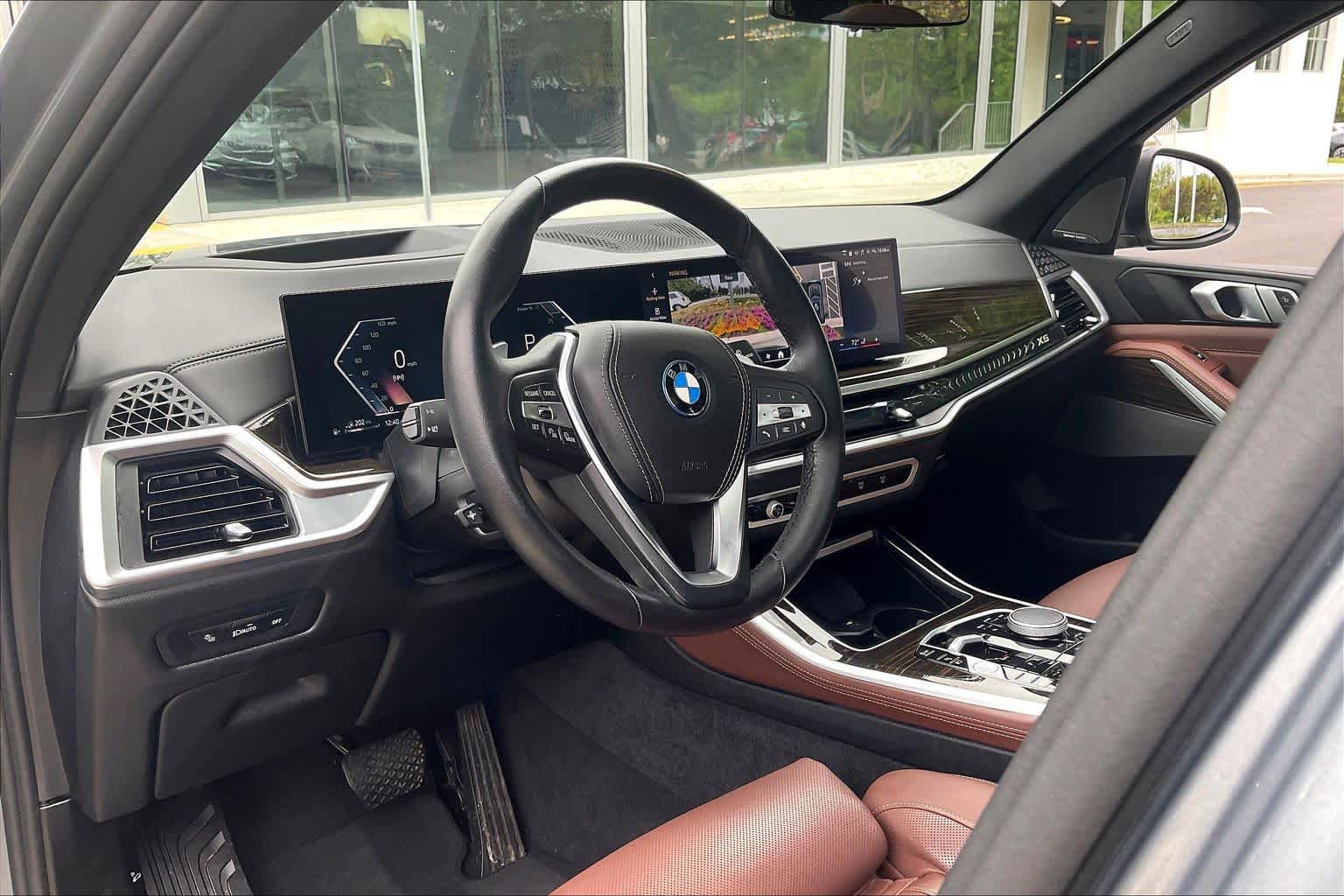 Used 2025 BMW X5 xDrive50e w/ Climate Comfort Package AWD/4WD image 17