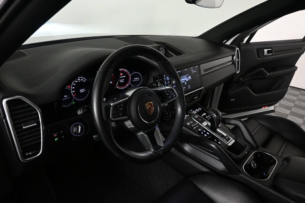 Used 2020 Porsche Cayenne AWD/4WD image 6