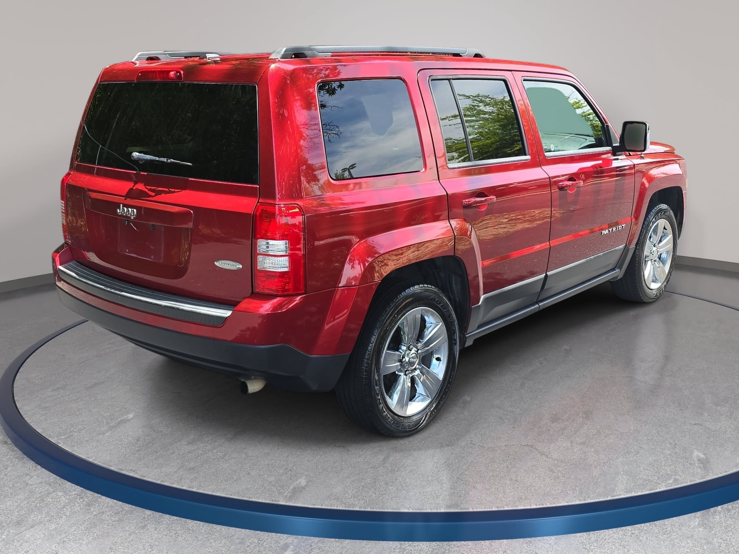 Used 2015 Jeep Patriot Latitude FWD image 5