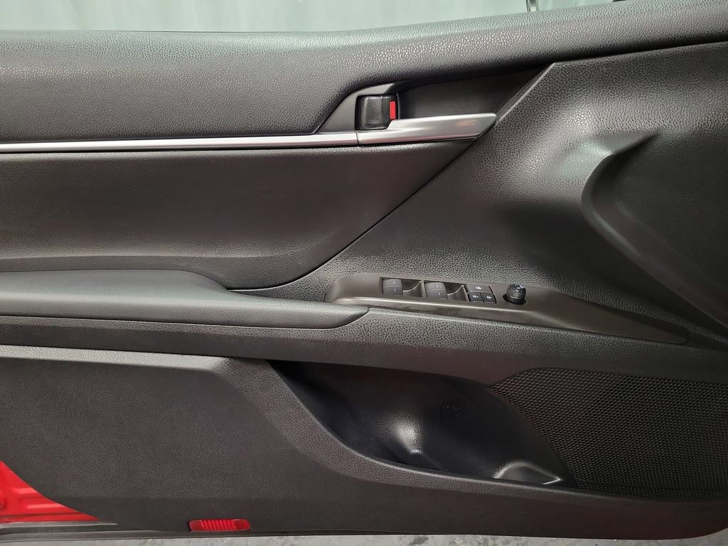 Used 2024 Toyota Camry SE image 23