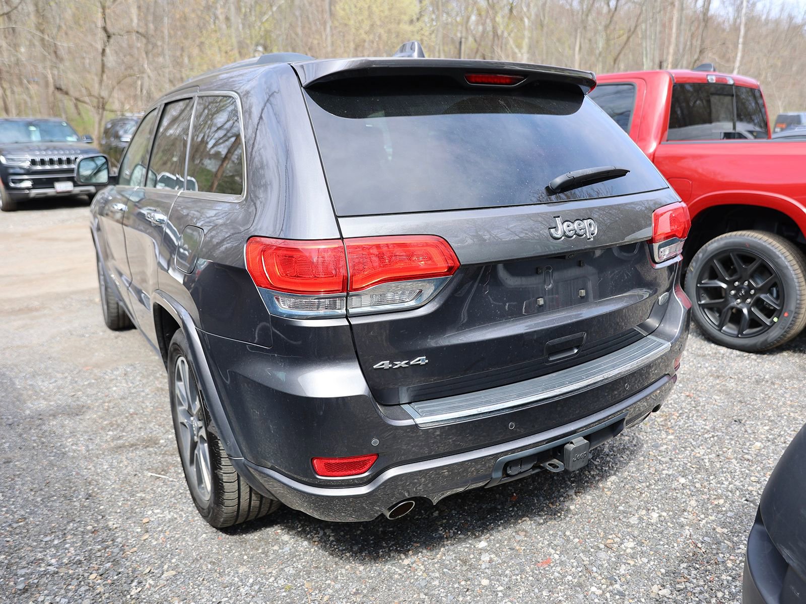 Used 2017 Jeep Grand Cherokee Overland AWD/4WD image 4