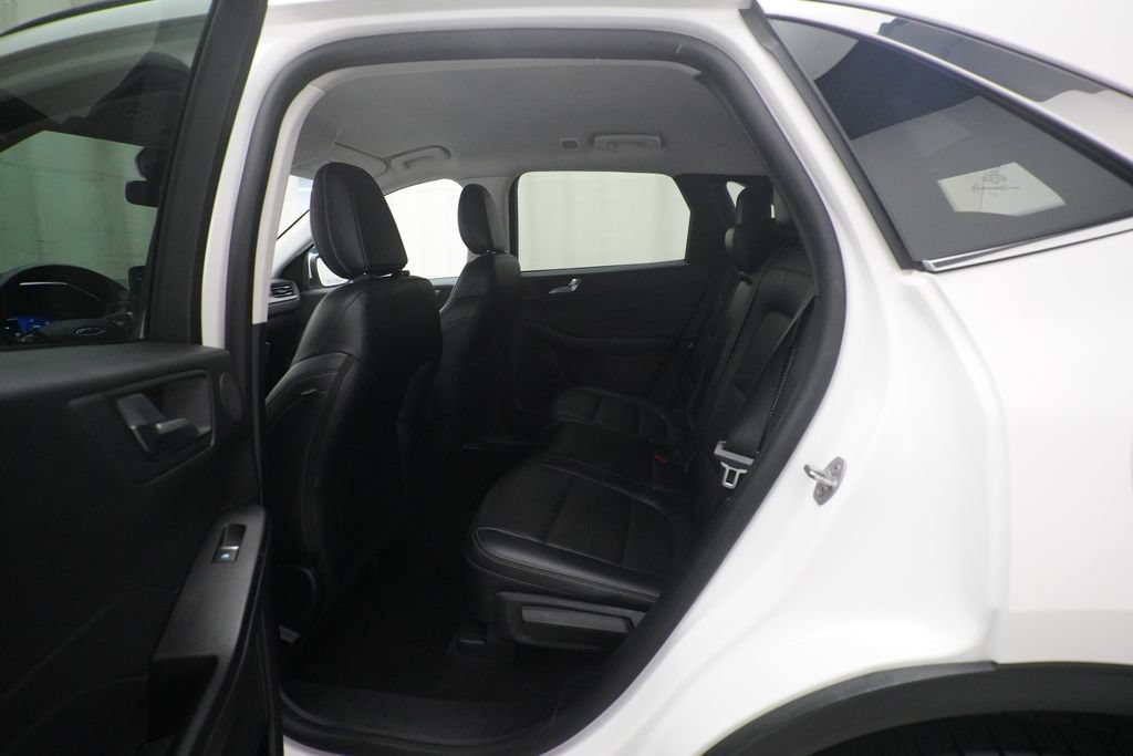 Used 2021 Ford Escape Titanium AWD/4WD image 16