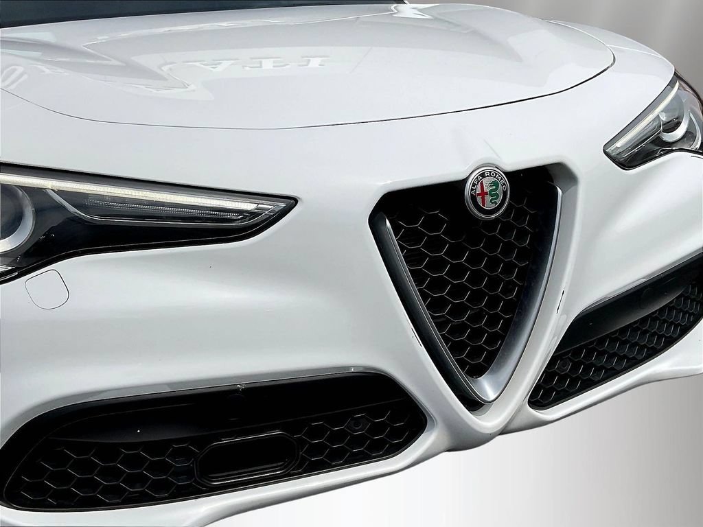Used 2023 Alfa Romeo Stelvio Ti AWD/4WD image 32