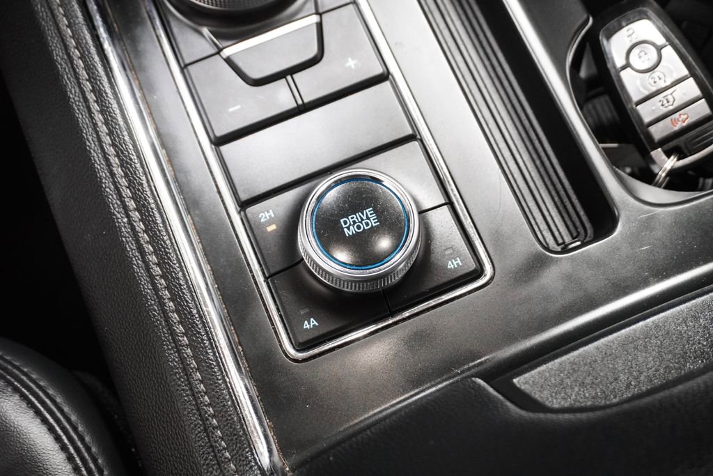 Used 2024 Ford Expedition XLT image 27