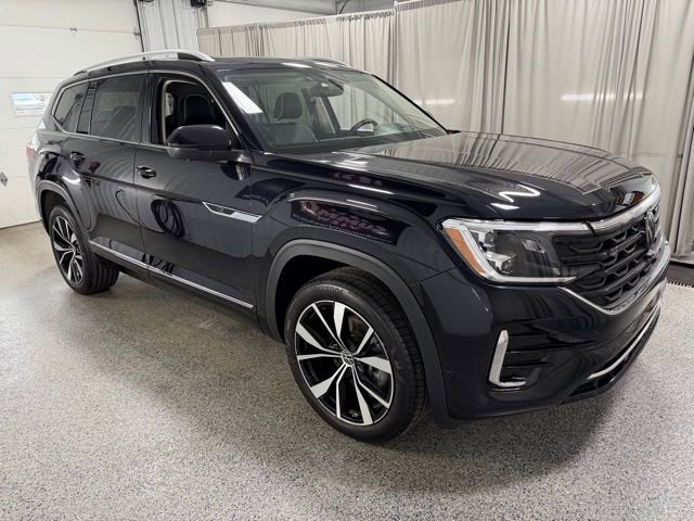 Used 2024 Volkswagen Atlas SEL Premium R-Line image 3