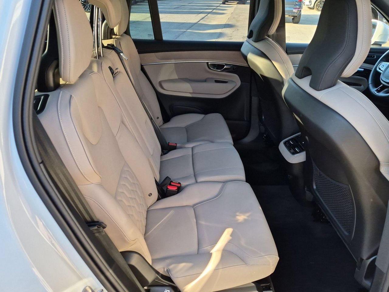 Certified 2026 Volvo XC90 B6 Plus AWD/4WD image 25