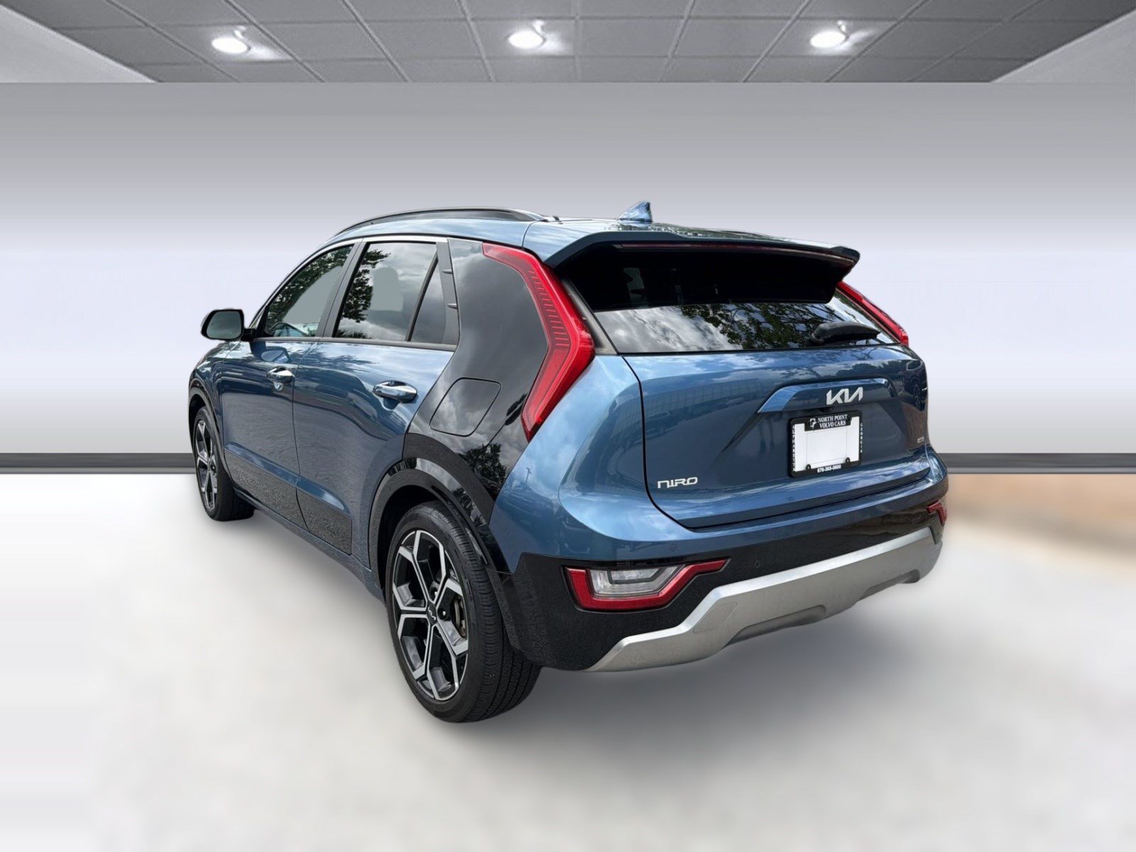 Used 2023 Kia Niro SX Touring FWD image 3