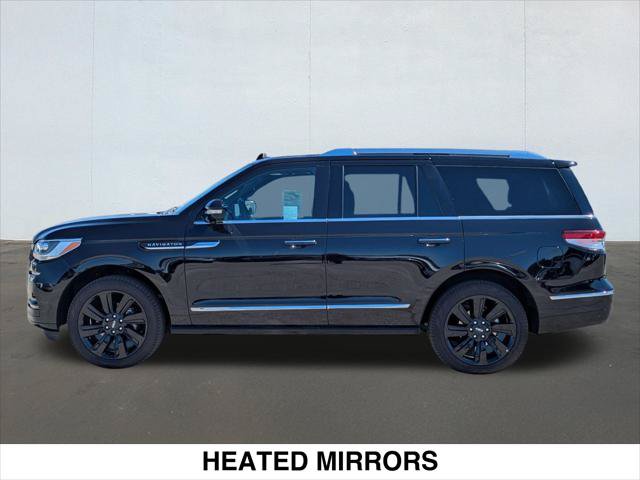 Used 2024 Lincoln Navigator Reserve AWD/4WD image 2