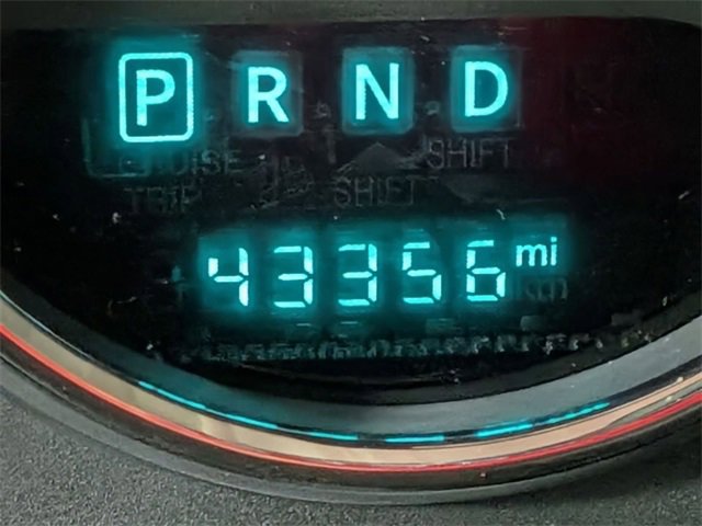 Used 2017 Jeep Wrangler Unlimited Rubicon w/ Connectivity Group image 16