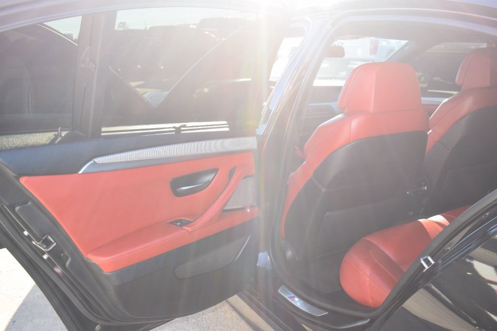 Used 2013 BMW M5 image 10