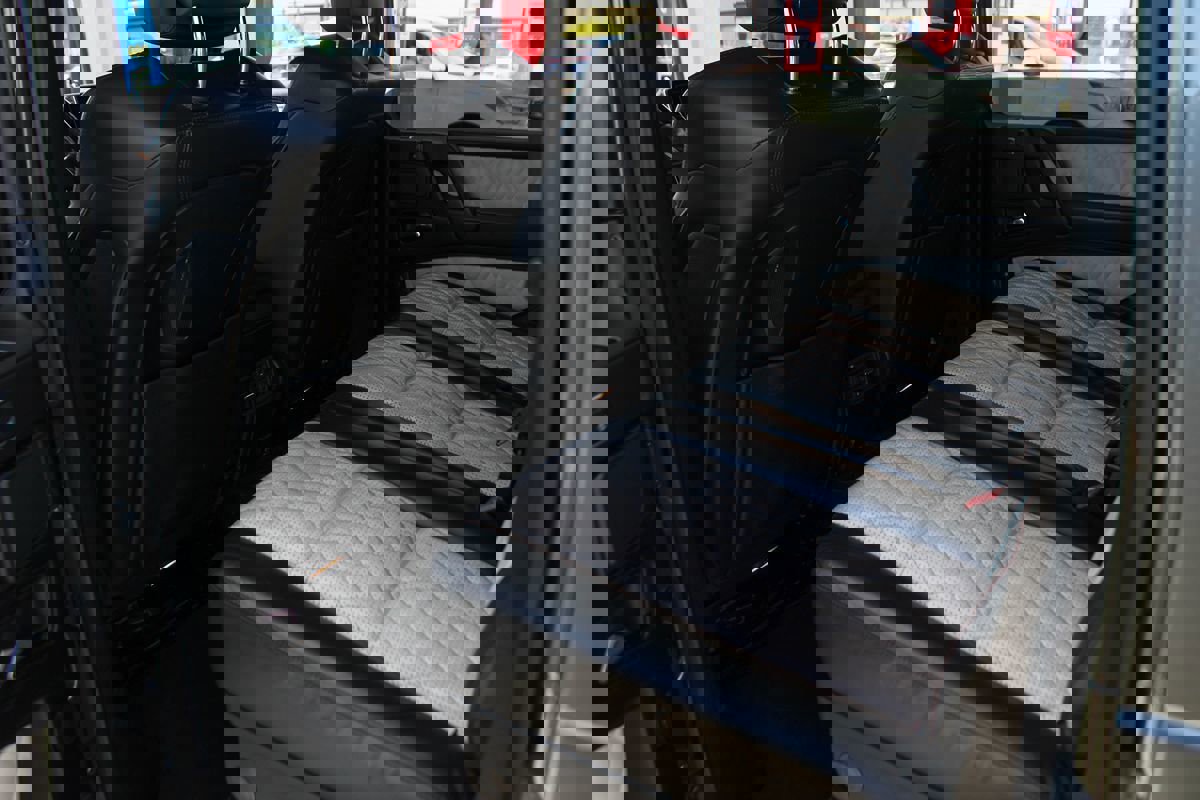 Used 2015 Mercedes-Benz G 63 AMG 4MATIC image 17