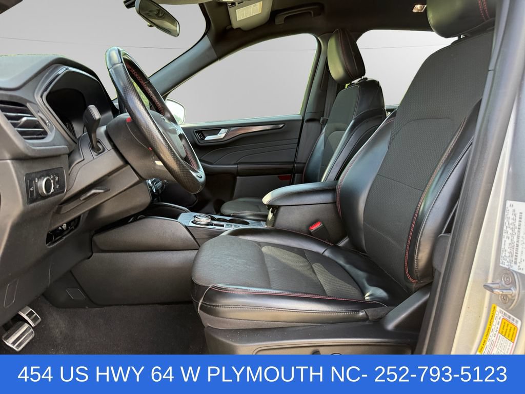 Certified 2023 Ford Escape ST-Line w/ Tech Pack #1 FWD image 9
