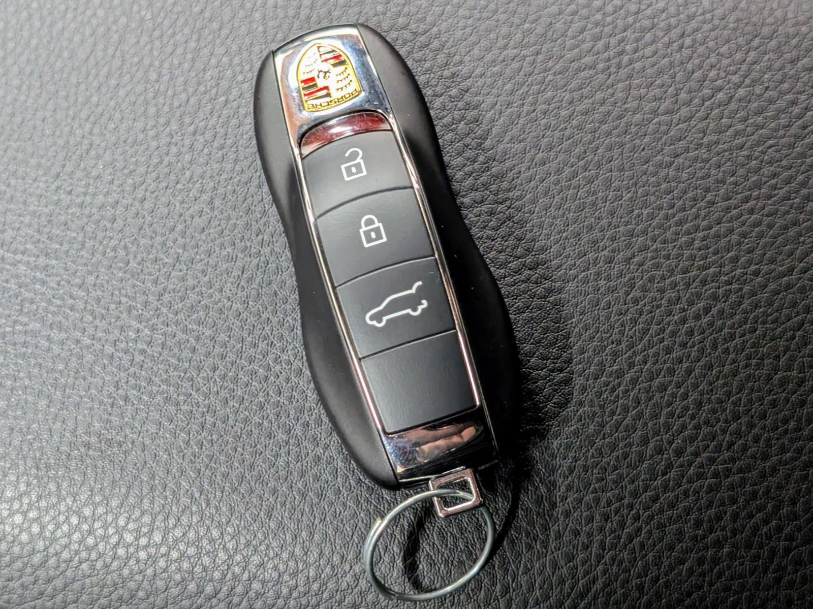 Used 2023 Porsche Macan image 39