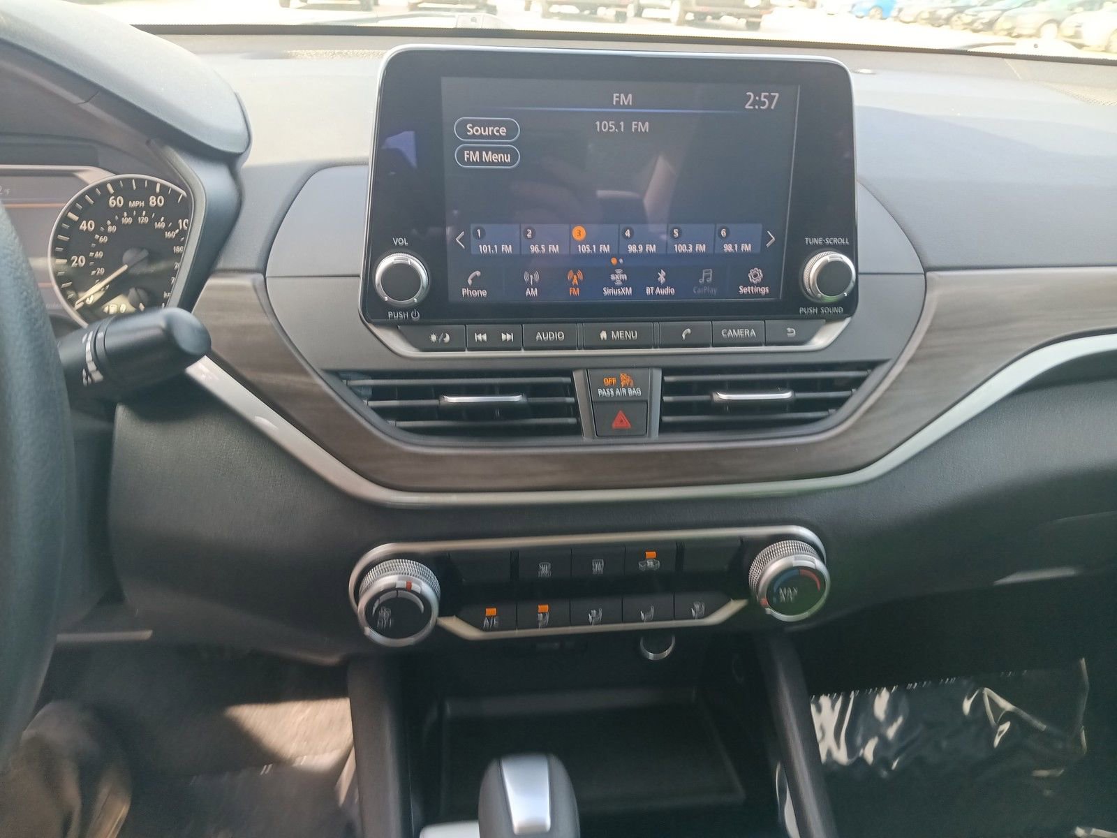 Used 2024 Nissan Altima 2.5 SV image 19