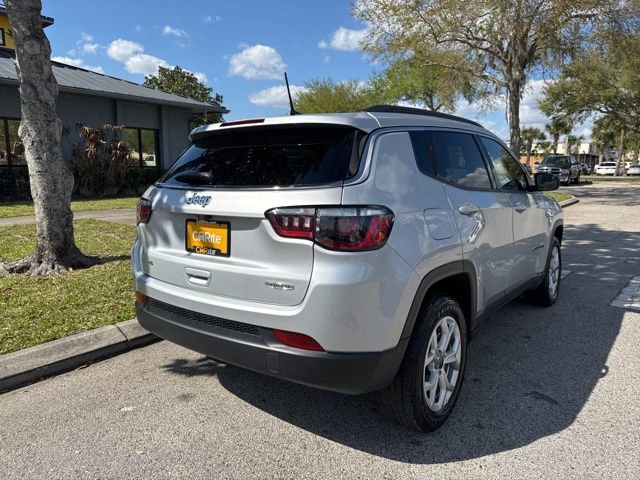Used 2025 Jeep Compass Latitude image 7