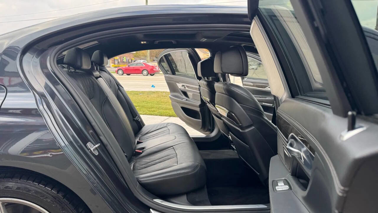 Used 2016 BMW 750i xDrive image 25