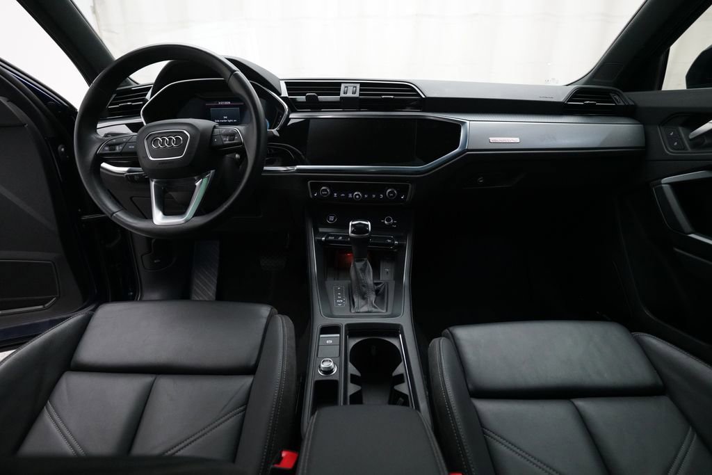 Used 2023 Audi Q3 2.0T Premium Plus w/ Premium Plus Package image 5