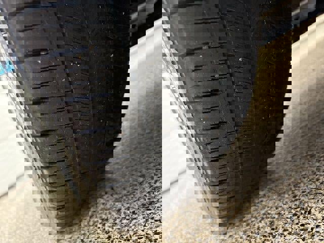 Used 2020 Chevrolet Bolt Premier w/ Infotainment Package image 37