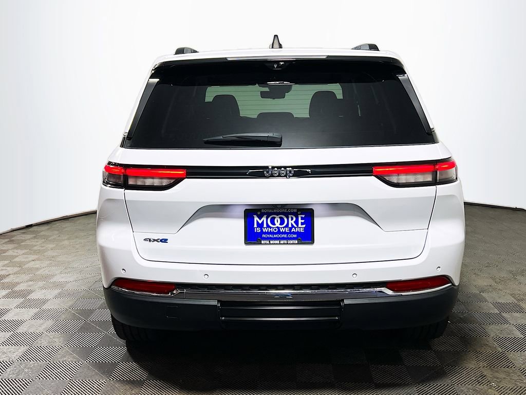 Used 2023 Jeep Grand Cherokee 4WD 4xe w/ Luxury Tech Group II image 5