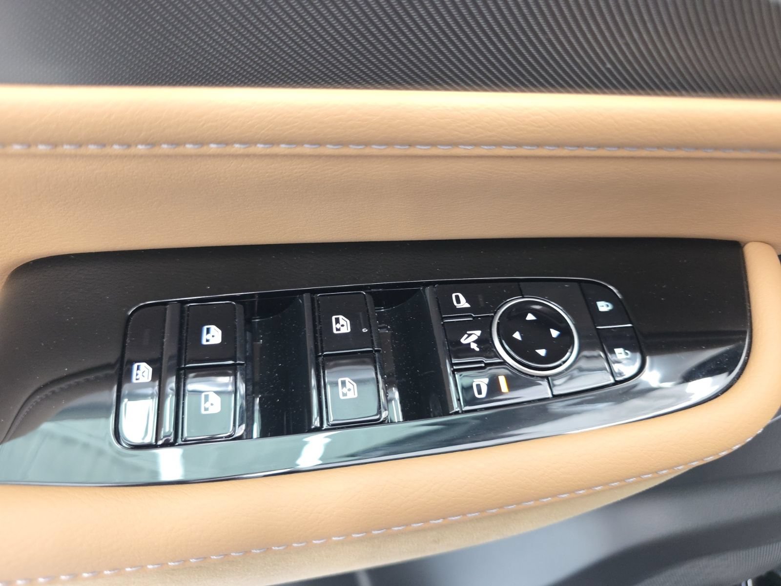 New 2026 INFINITI QX80 Luxe w/ Cargo Package RWD image 32